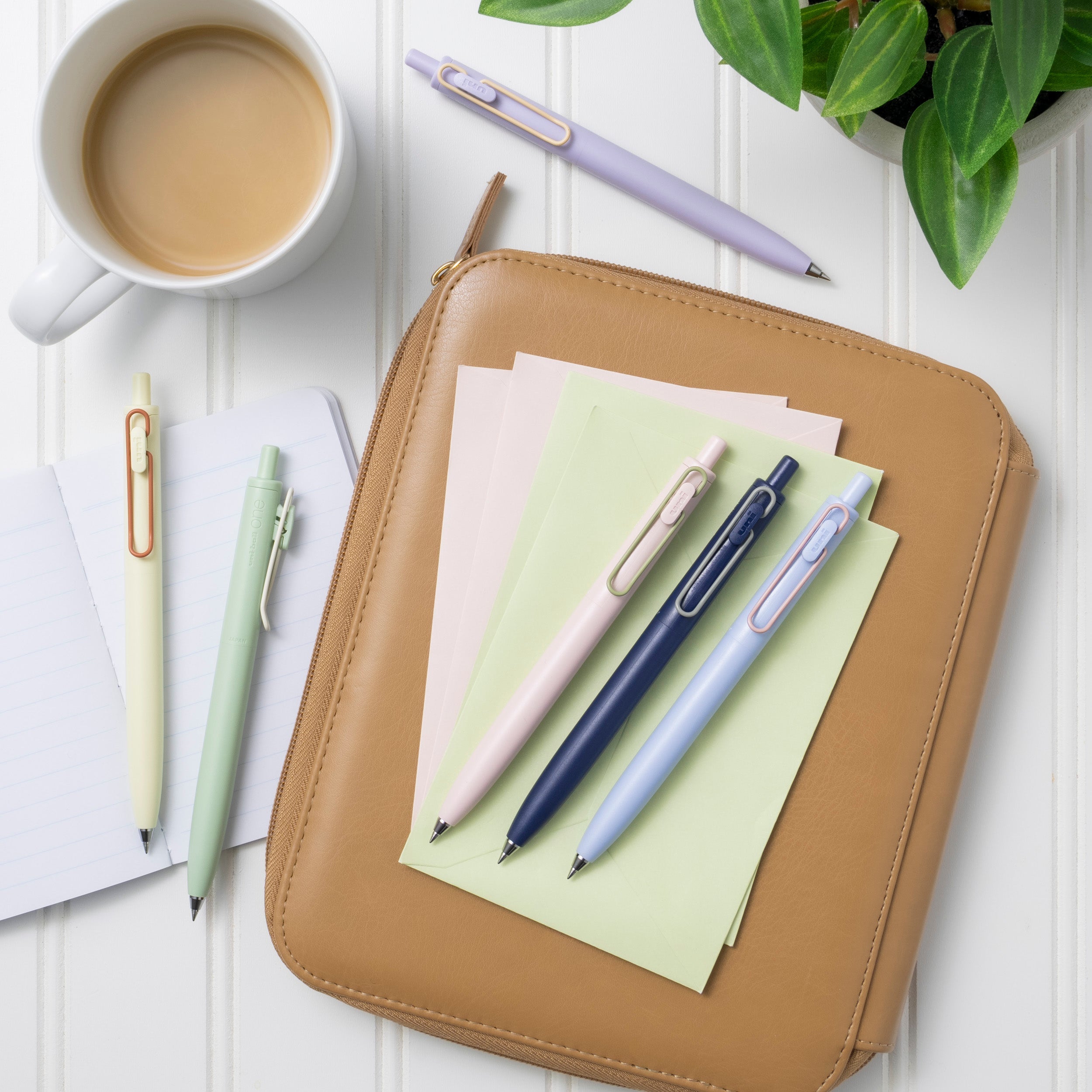 uniball™ ONE F, 0.5mm, Gel Ink Retractable Pens, Limited Colored Clip Edition Set